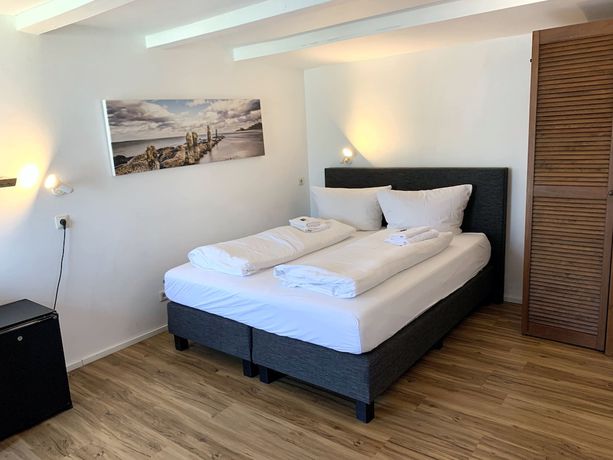 Imagen de la habitación del TaT Hotel. Foto 14