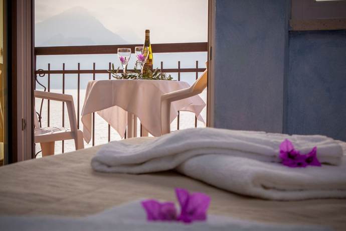 Imagen de la habitación del Taki Village Hotel. Foto 3
