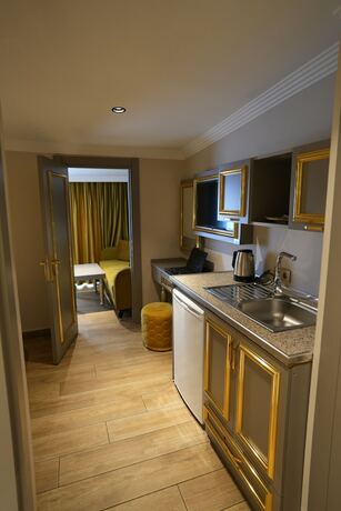 Imagen de la habitación del Taksim La Marino Hotel. Foto 18