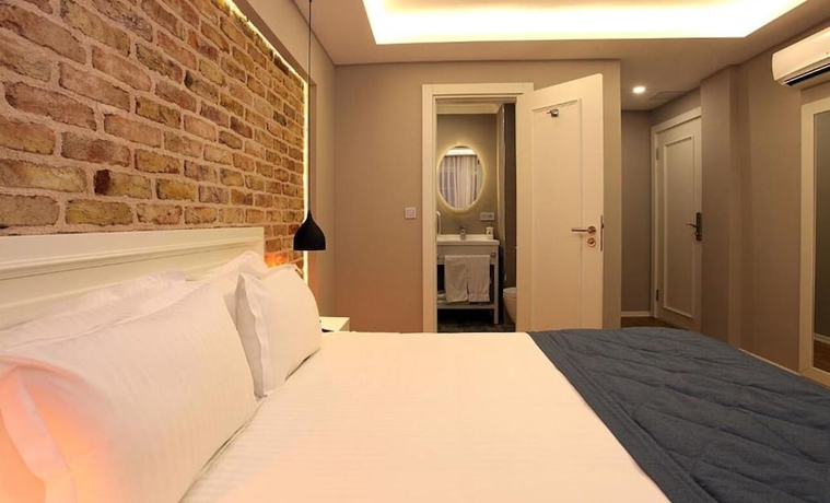 Imagen de la habitación del Taksim Santa Lucia Hotel. Foto 7