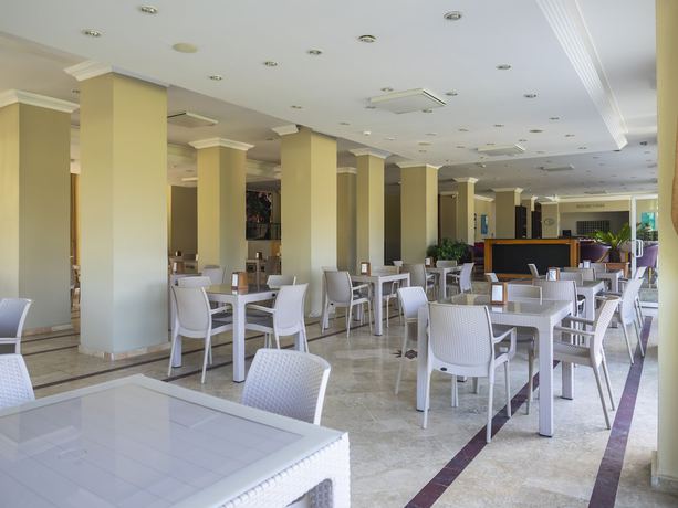 Imagen del bar/restaurante del Tal Beach Hotel. Foto 4