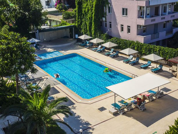 Imagen de la piscina del Tal Beach Hotel. Foto 18
