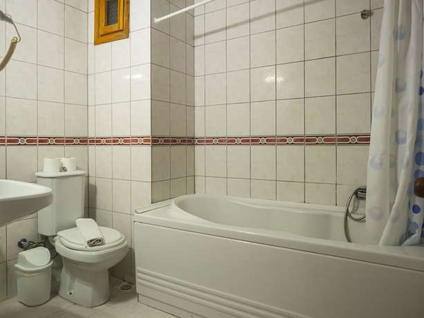Imagen de la habitación del Tal Beach Hotel. Foto 11
