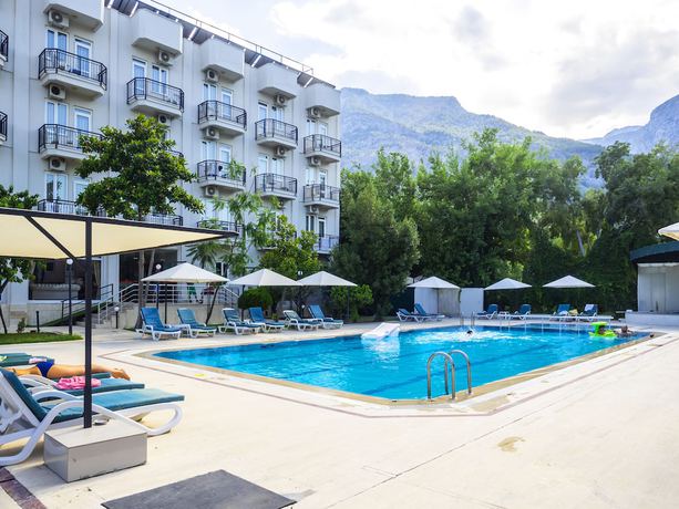 Imagen de la piscina del Tal Beach Hotel. Foto 20