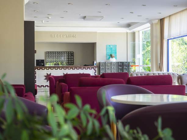 Imagen de los interiores del Tal Beach Hotel. Foto 16