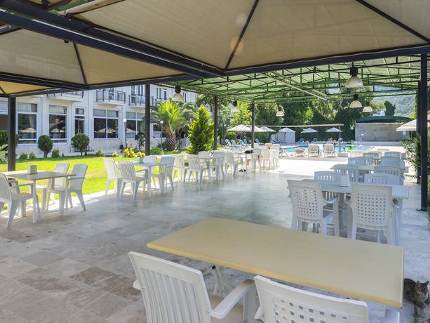 Imagen del bar/restaurante del Tal Beach Hotel. Foto 6
