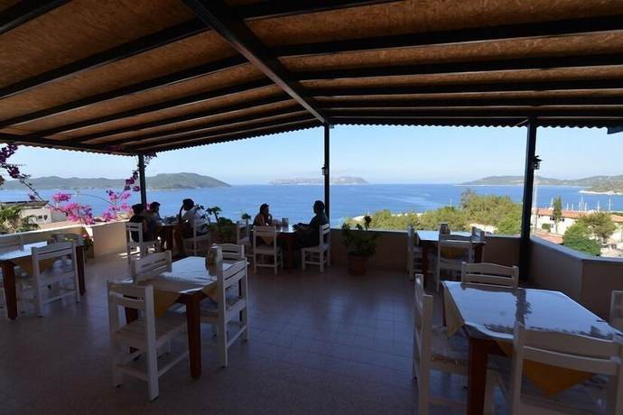 Imagen del bar/restaurante del Talay Otel. Foto 4