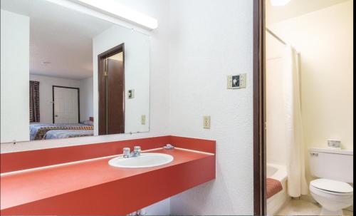 Imagen de la habitación del Talbot Arm Motel. Foto 20