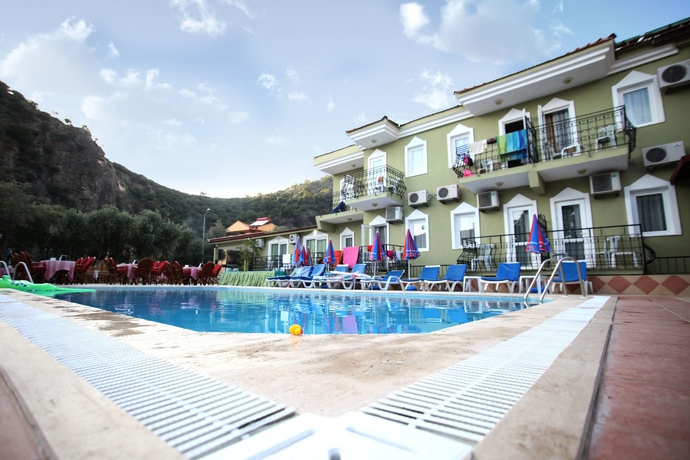Imagen de la piscina del Taner Otel. Foto 19