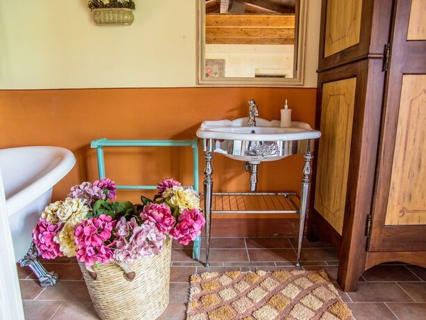 Imagen de la habitación del Tasteful Apartment In Roselle Terme With Fenced Garden. Foto 4
