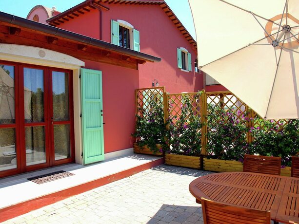 Imagen de la habitación del Tasteful Apartment In Roselle Terme With Fenced Garden. Foto 5