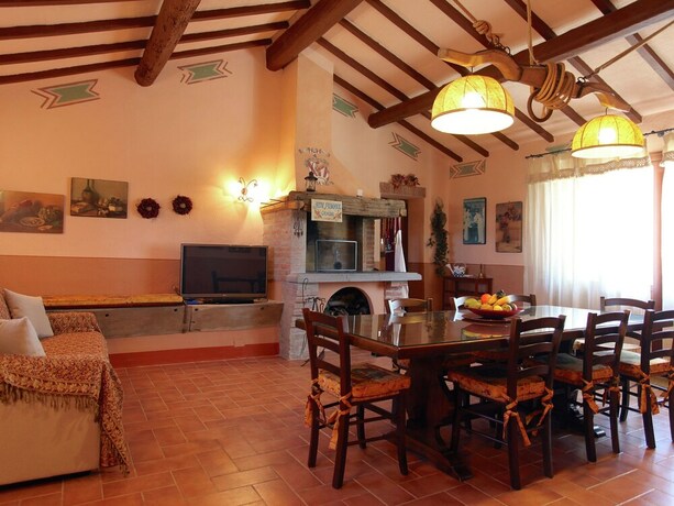 Imagen de la habitación del Tasteful Apartment In Roselle Terme With Fenced Garden. Foto 12