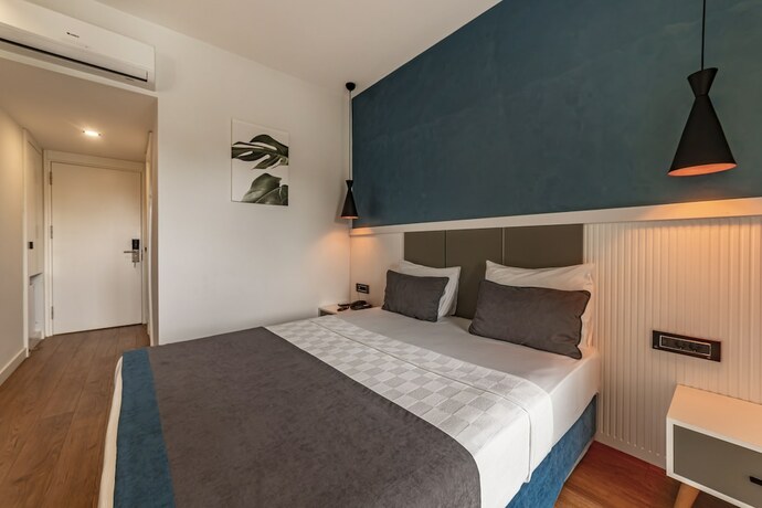 Imagen de la habitación del Tema 242 Hotel. Foto 18