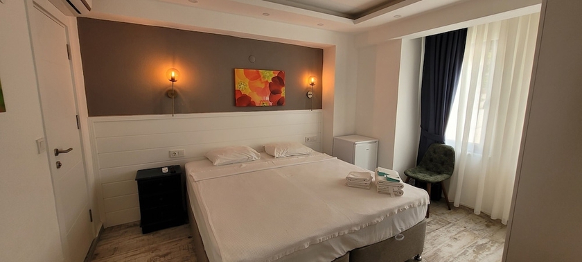 Imagen de la habitación del Tenes Otel. Foto 4