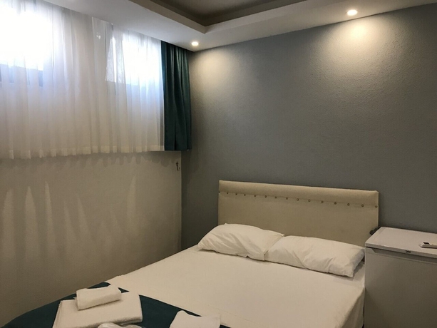 Imagen de la habitación del Tenes Otel. Foto 15