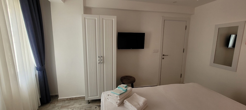 Imagen de la habitación del Tenes Otel. Foto 17