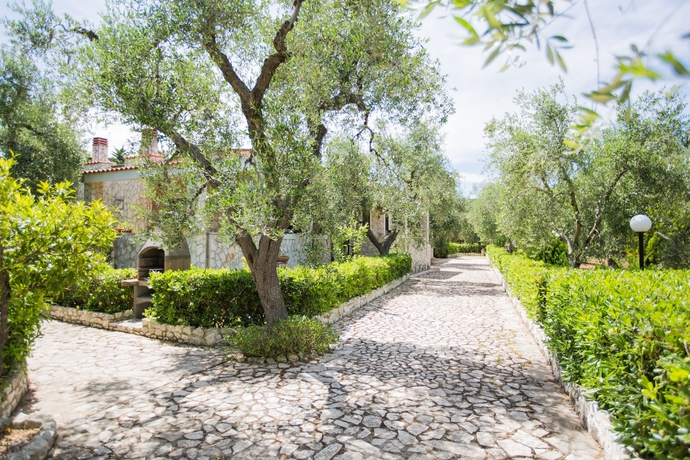 Imagen de los exteriores del Tenuta Padre Pio. Foto 17