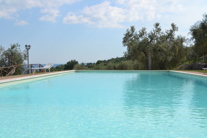 Imagen de la piscina del Tenuta Pizzogallo. Foto 18