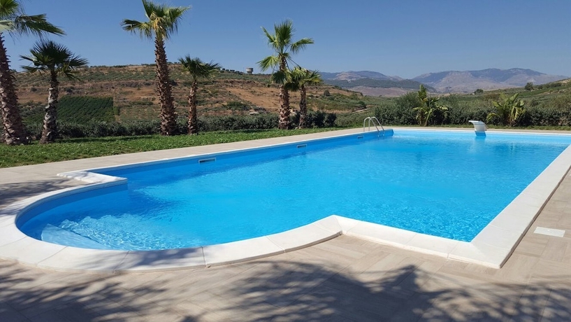 Imagen de la piscina del Tenute Piazza Countryhouse. Foto 11