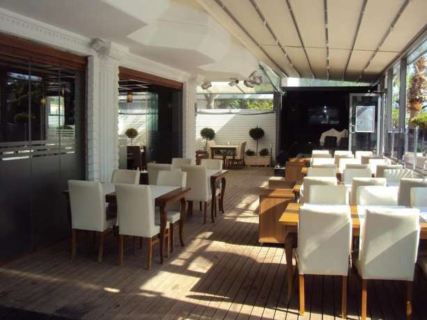 Imagen del bar/restaurante del Teos Hotel. Foto 10
