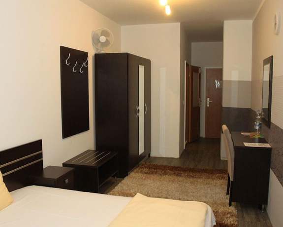 Imagen de la habitación del Terminal Hotel One. Foto 9