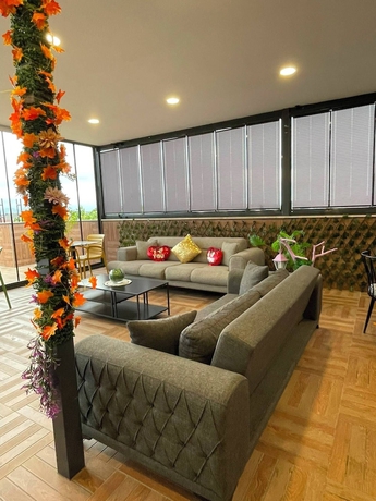 Imagen de la habitación del Terrace Cordon Palace Hotel. Foto 15