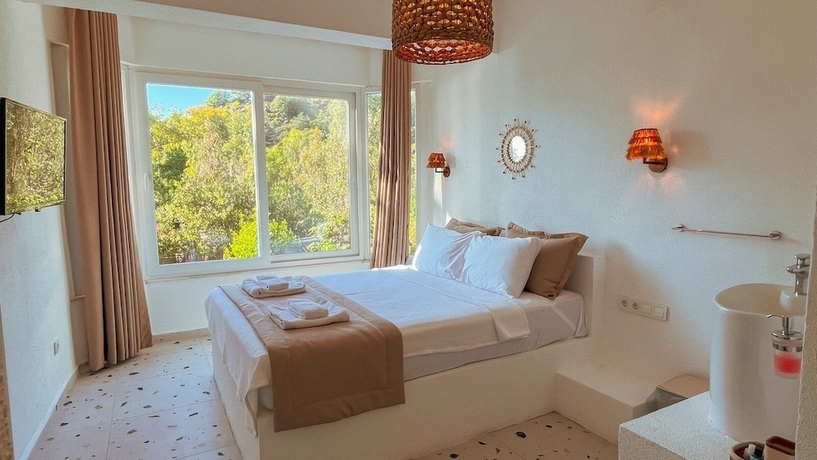 Imagen de la habitación del Thanos Hotel. Foto 2