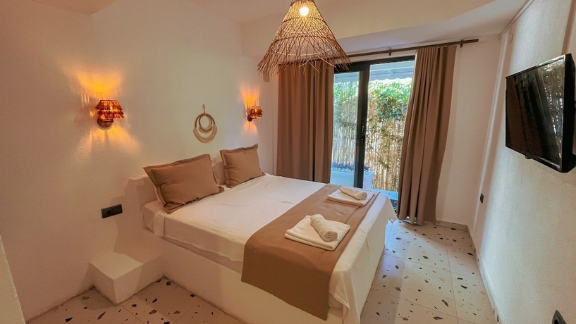 Imagen de la habitación del Thanos Hotel. Foto 7