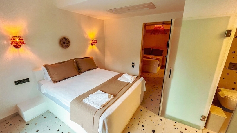 Imagen de la habitación del Thanos Hotel. Foto 9