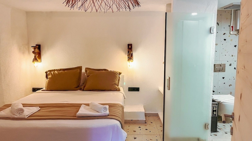 Imagen de la habitación del Thanos Hotel. Foto 10