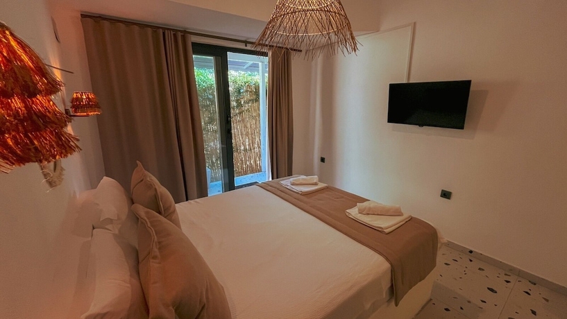 Imagen de la habitación del Thanos Hotel. Foto 13