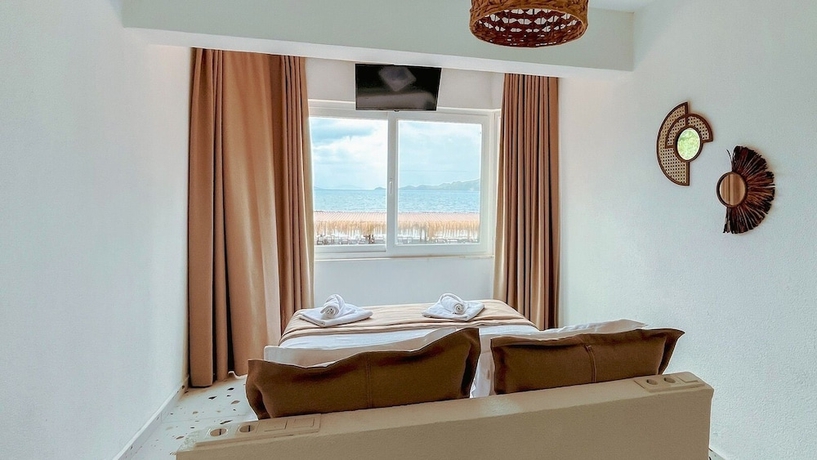 Imagen de la habitación del Thanos Hotel. Foto 16