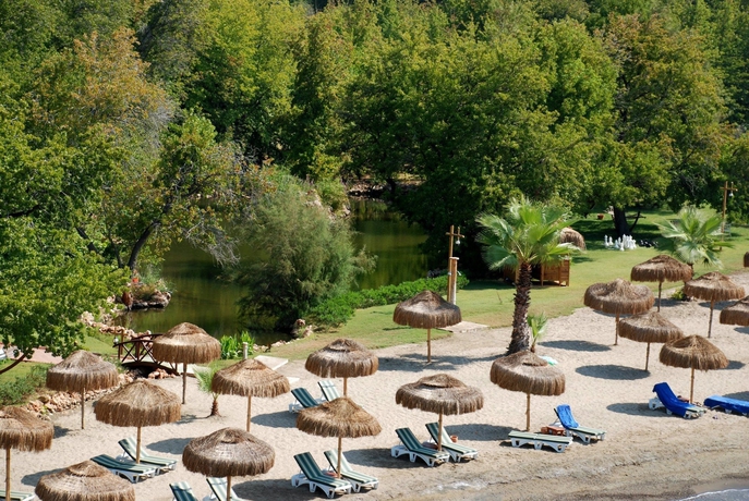 Imagen de los exteriores del The Bay Beach Club. Foto 12