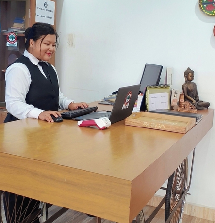 Imagen de los interiores del The Bodhgaya Hotel School. Foto 12