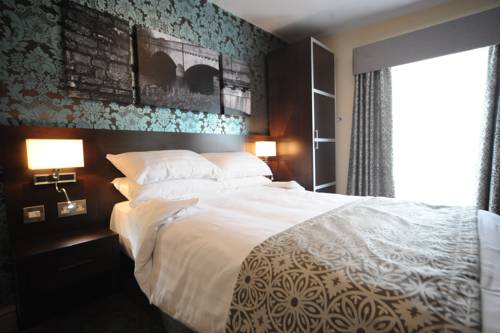 Imagen de la habitación del The Bull Hotel. Foto 6