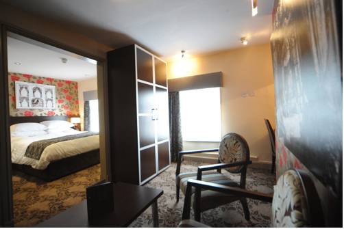 Imagen de la habitación del The Bull Hotel. Foto 8