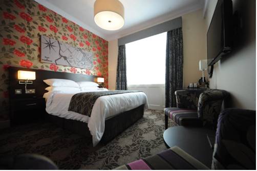 Imagen de la habitación del The Bull Hotel. Foto 12
