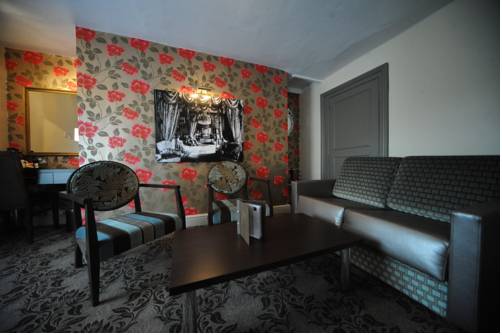 Imagen de la habitación del The Bull Hotel. Foto 13