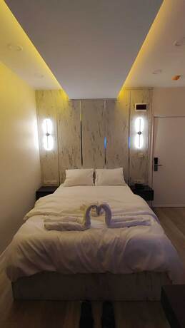 Imagen de la habitación del The City Palace Hotel. Foto 9