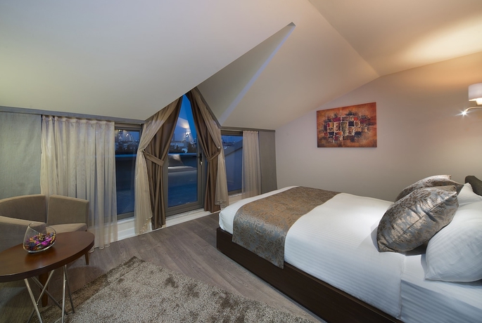 Imagen general del The Clock Suites. Foto 1