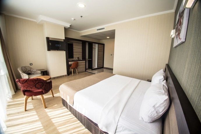 Imagen de la habitación del The Corner Hotel, Sincan. Foto 10