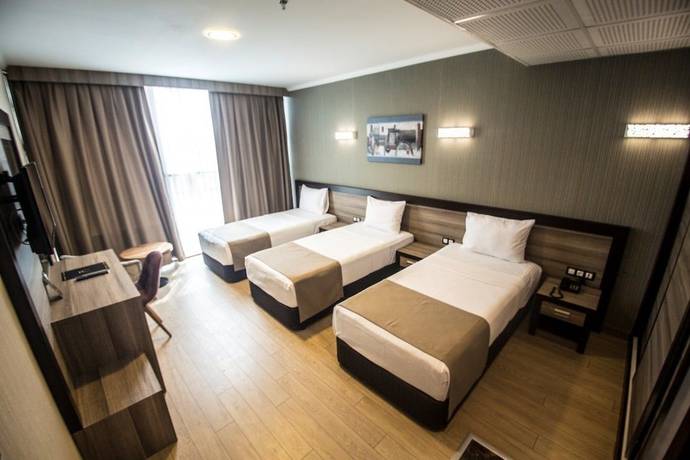 Imagen de la habitación del The Corner Hotel, Sincan. Foto 13
