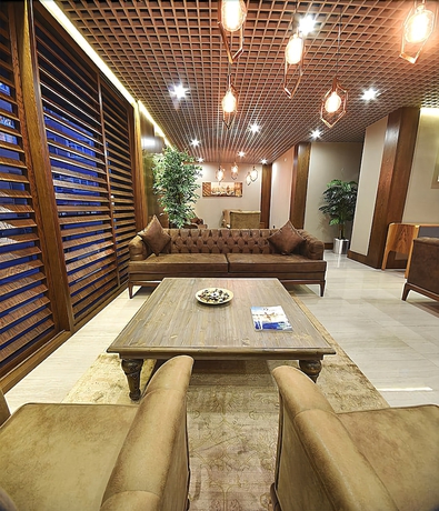 Imagen de los interiores del The Elegant Hotel. Foto 17