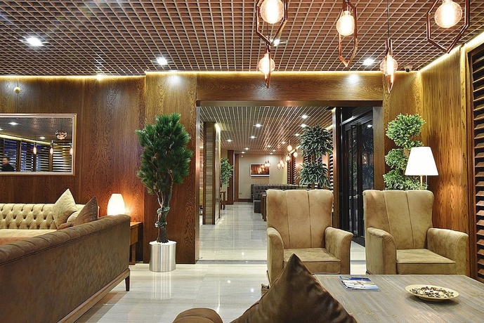 Imagen de los interiores del The Elegant Hotel. Foto 19