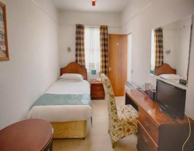 Imagen de la habitación del The Embassy Hotel. Foto 4