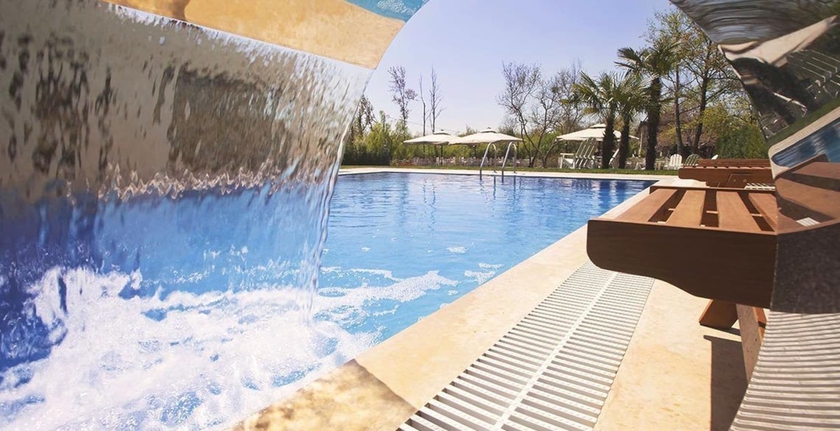 Imagen de la piscina del The Escape Hotel. Foto 18