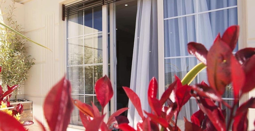 Imagen de los exteriores del The Escape Hotel. Foto 15