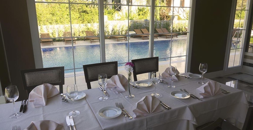 Imagen del bar/restaurante del The Escape Hotel. Foto 5