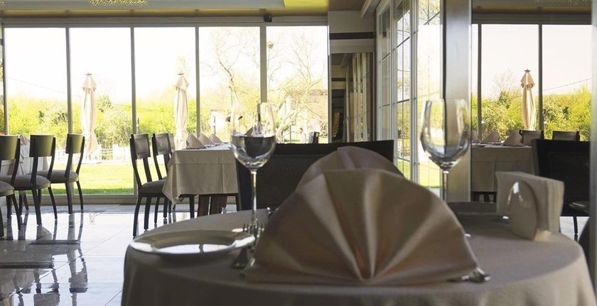 Imagen del bar/restaurante del The Escape Hotel. Foto 7