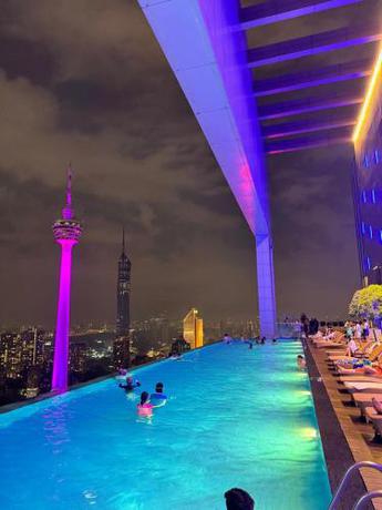 Imagen general del The Face Suites By Infinity Pool. Foto 1